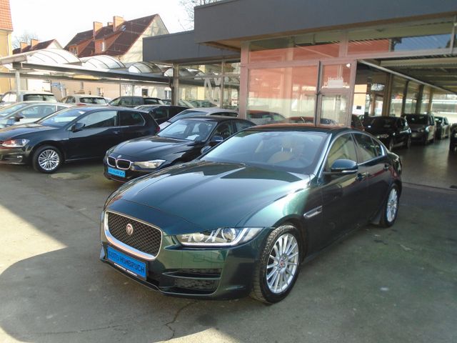 Jaguar XE 20d 180PS Prestige Limousine 1. Hand