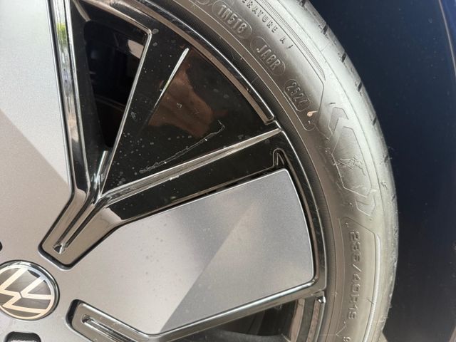 Passat R-Line 1,5 l eHybrid DSG AHK-klappbar Nav
