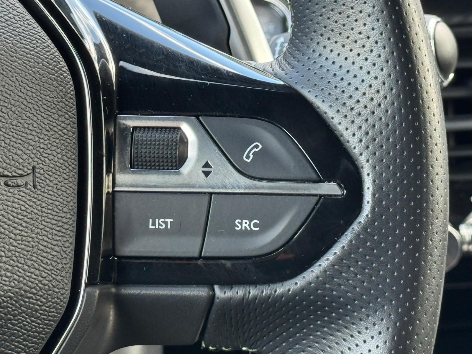 Peugeot 2008 GT* 1.2*ACC*LED*NAVI*ALCANTARA*SHZ*360°CAM, миниатюра 20
