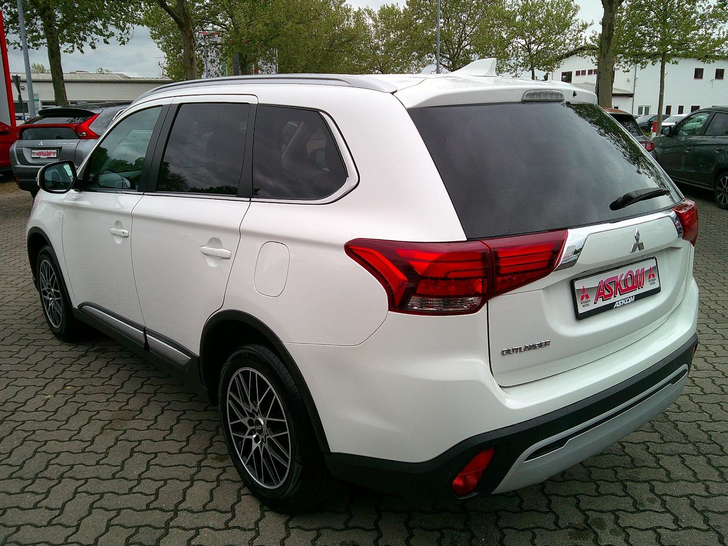 Mitsubishi Outlander Spirit 2.0 RFK/ACC/SHZ/Alu