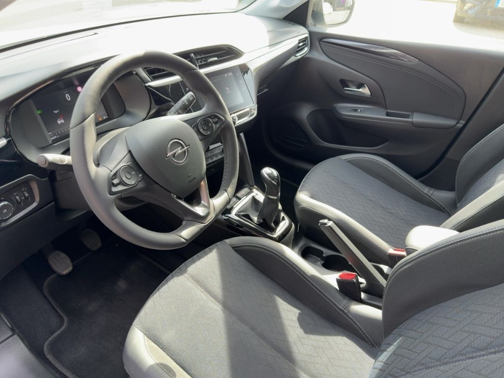 Fahrzeugabbildung Opel Corsa ALLWETTER  RÜCKFAHRK.  SITZHEIZUNG