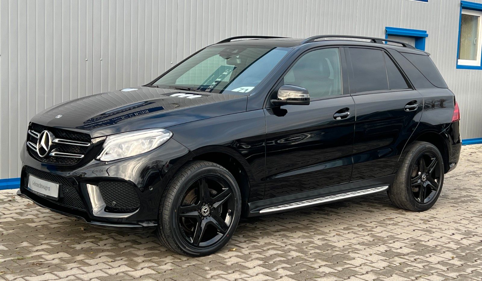 Mercedes-Benz GLE 350 4M AMG-LINE COMAND SCHIEBED.