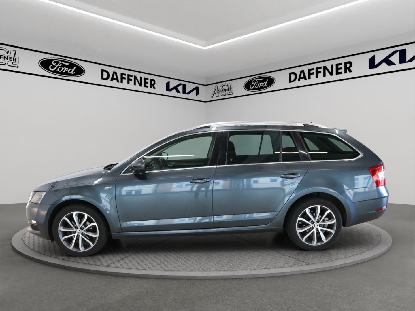 Fahrzeugabbildung SKODA Octavia Combi Soleil Händler/Export