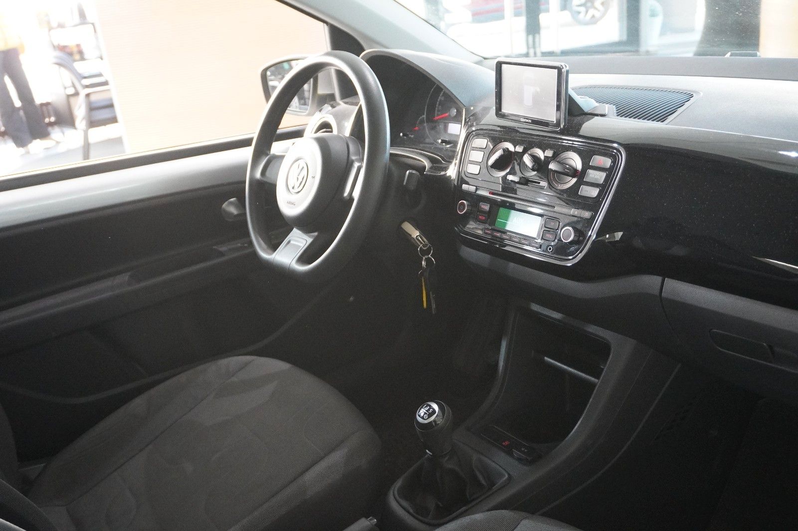 Fahrzeugabbildung Volkswagen up! 1.0 MOVE 3-TÜR NAVI/KLIMA/SPORT/CD/AUX/TÜV