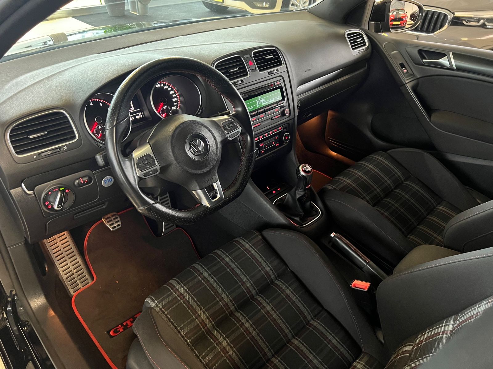 Fahrzeugabbildung Volkswagen Golf VI GTI Edition 35