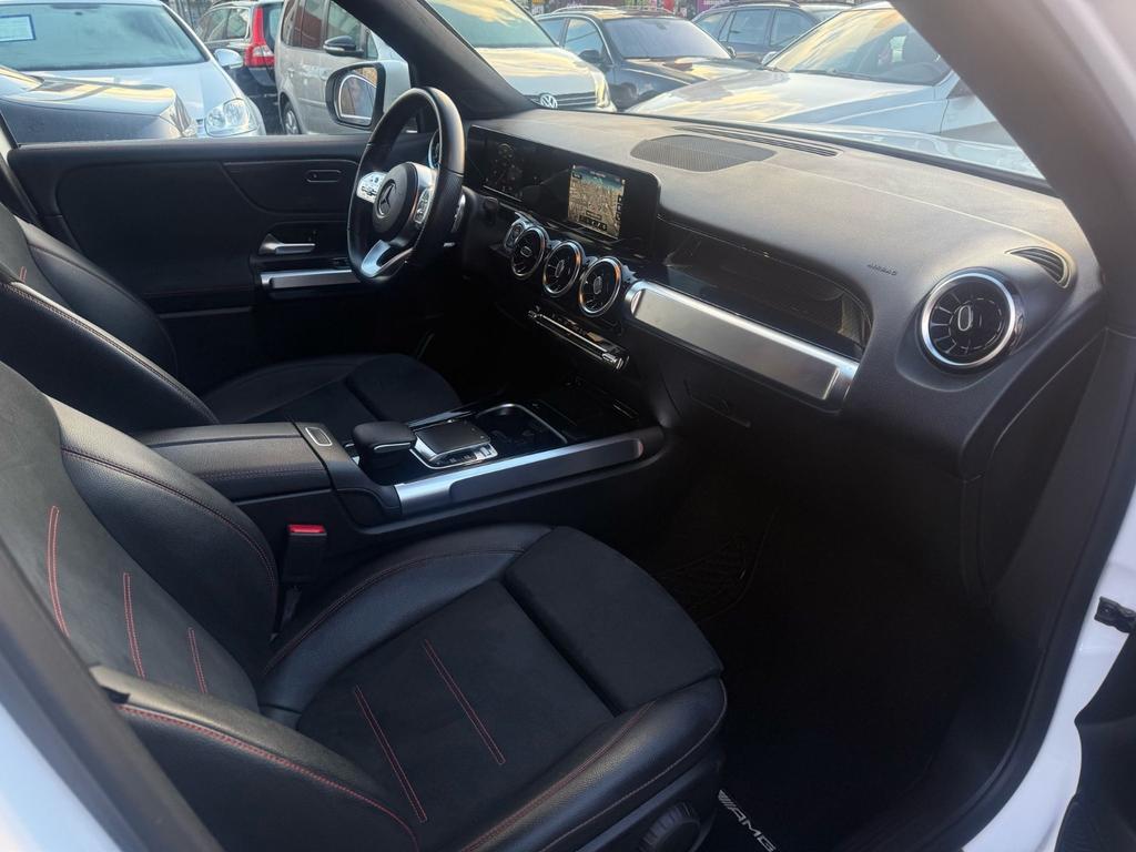 Mercedes-Benz GLB 220