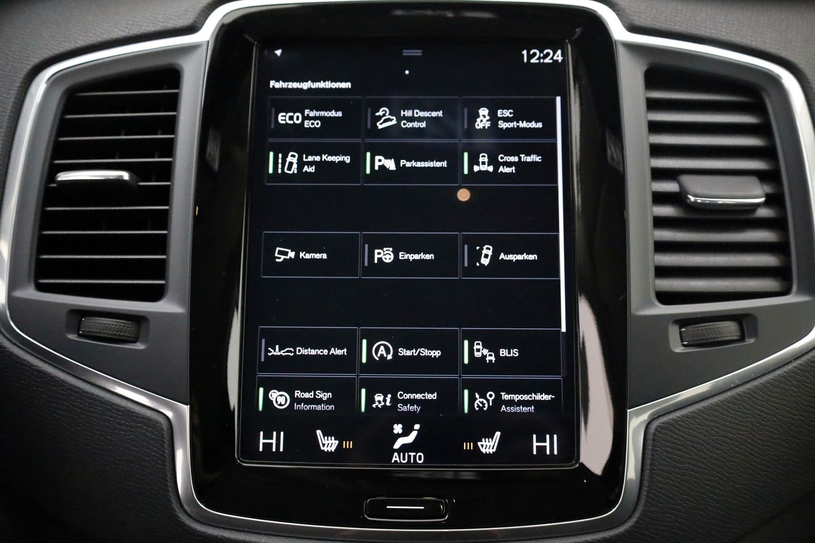 Fahrzeugabbildung Volvo XC90 Momentum AWD, Kamera, Navi, LED