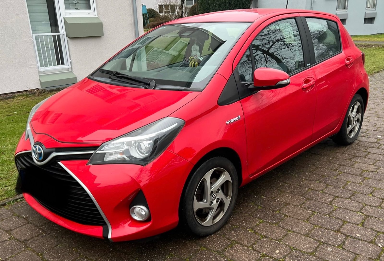 TOYOTA Yaris