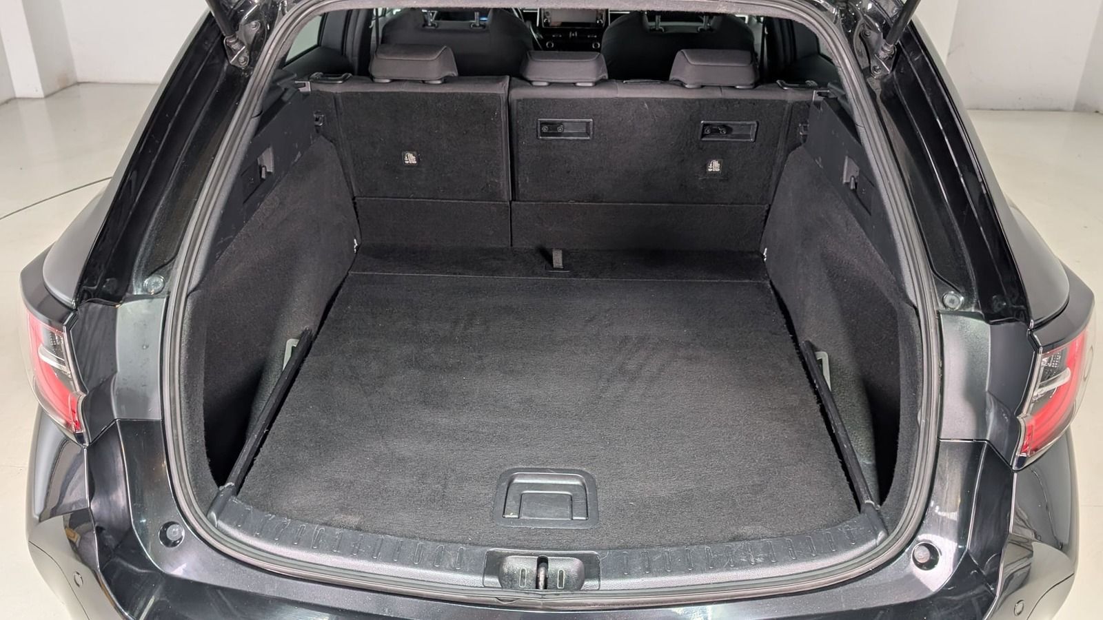 Fahrzeugabbildung Toyota Corolla Touring Sports 1.2 Team D * LED *