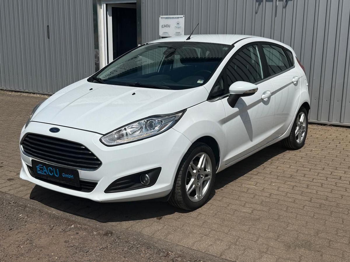 Ford Fiesta Titanium KLIMA / 8 fach Bereift