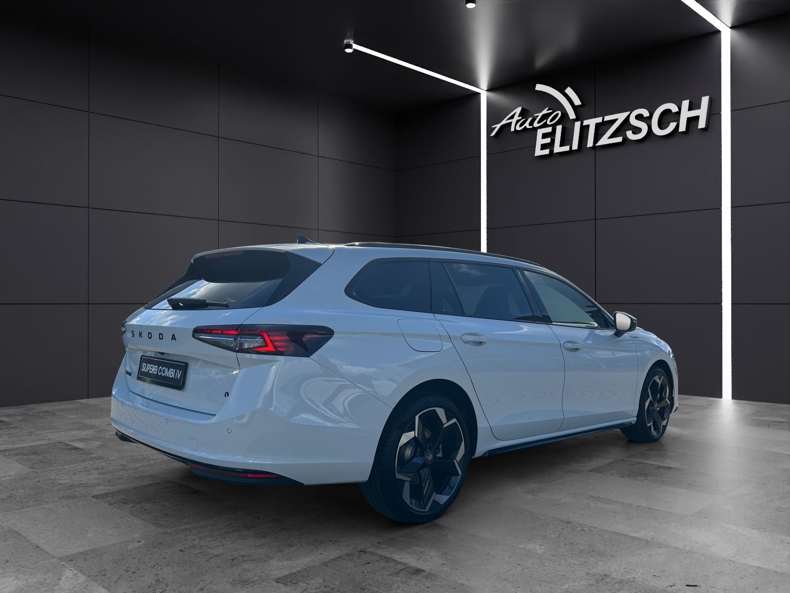 Fahrzeugabbildung SKODA Superb Combi 1.5 TSI iV Sportline DSG AHZV PANO