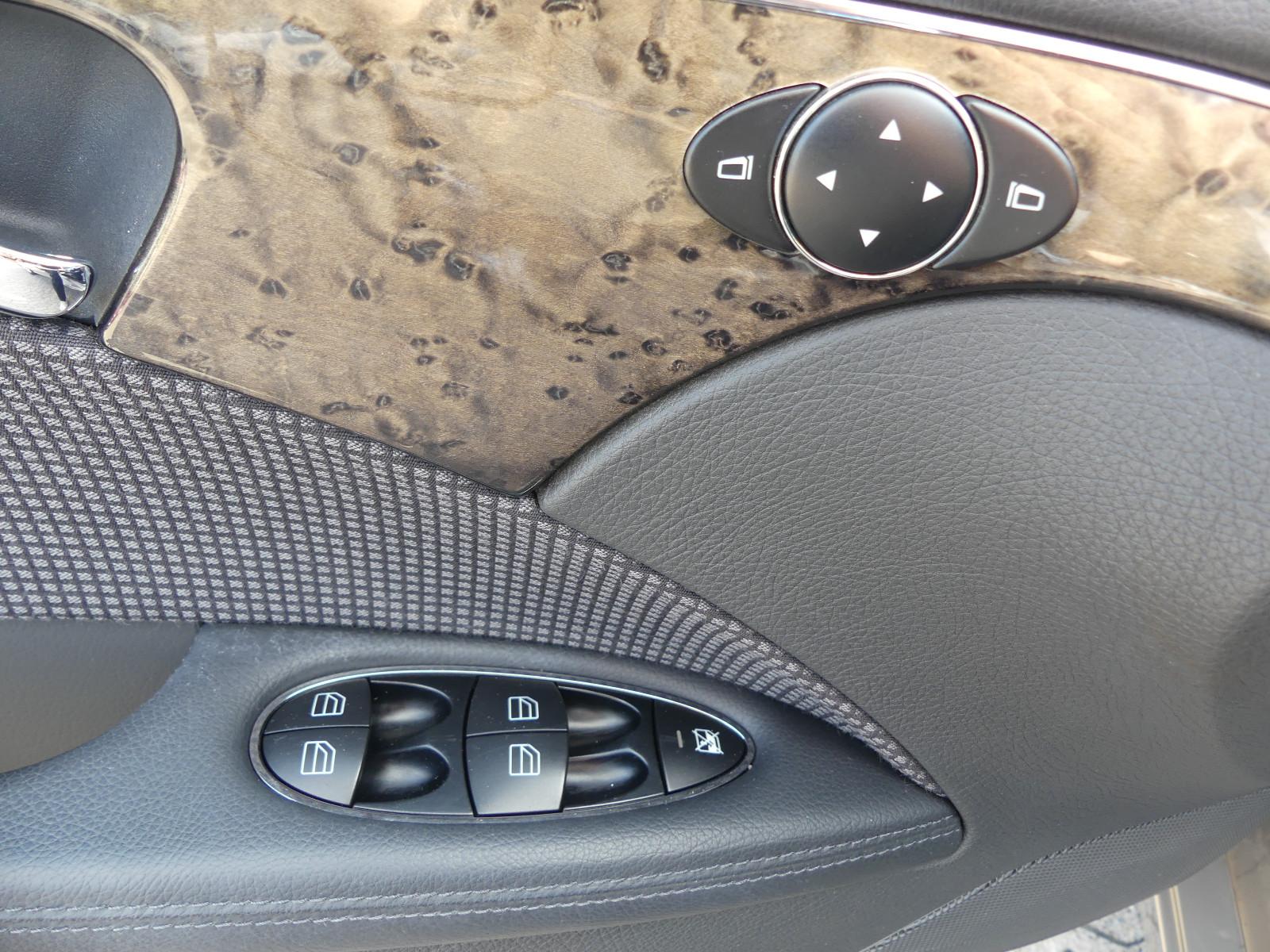 Mercedes-Benz E200 2004 — photo 21