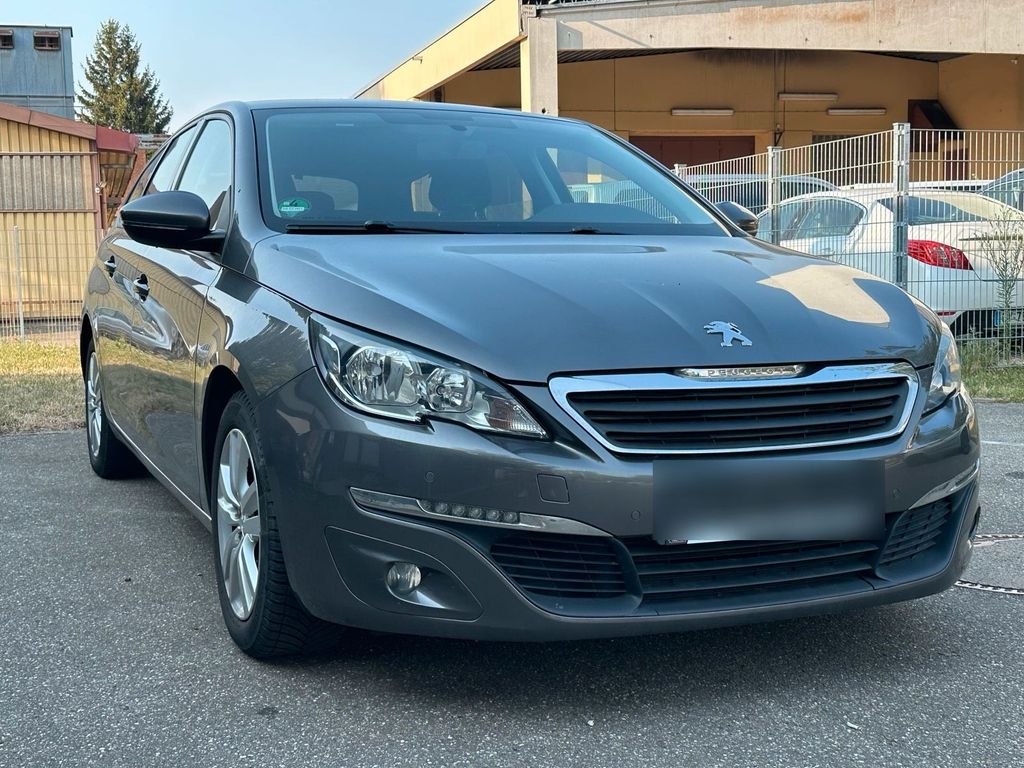 Image of Peugeot e-308