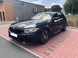 BMW 530e Touring - M-Paket, HUD, Laser, Voll