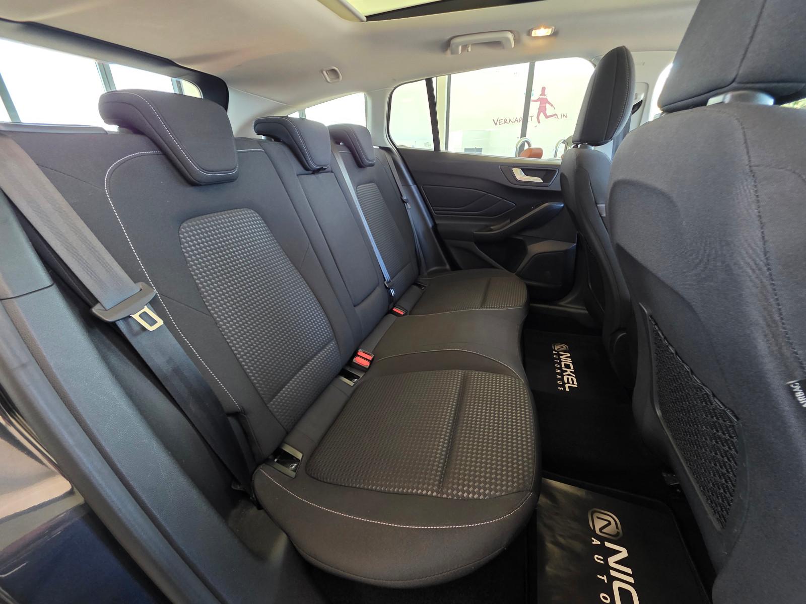 Ford Focus Tur. Titanium*Led*Ahk*Acc*Kamera*Pano*B&O*