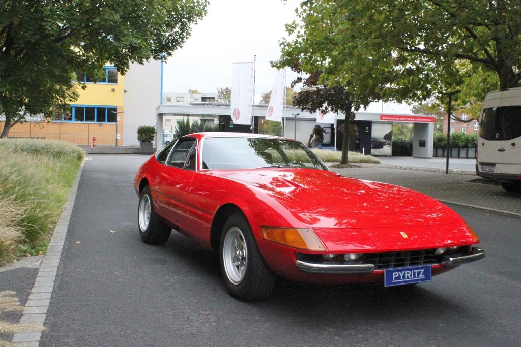 Ferrari 365