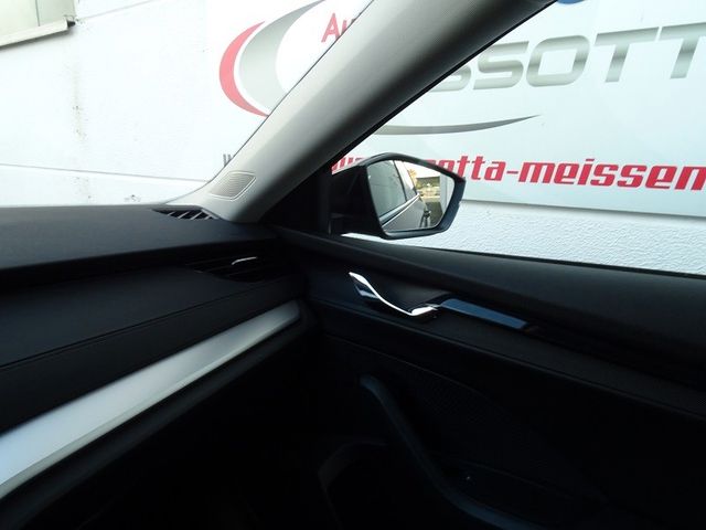 Octavia Combi 1.0 TSI Clever - LED / Navi / AHZV