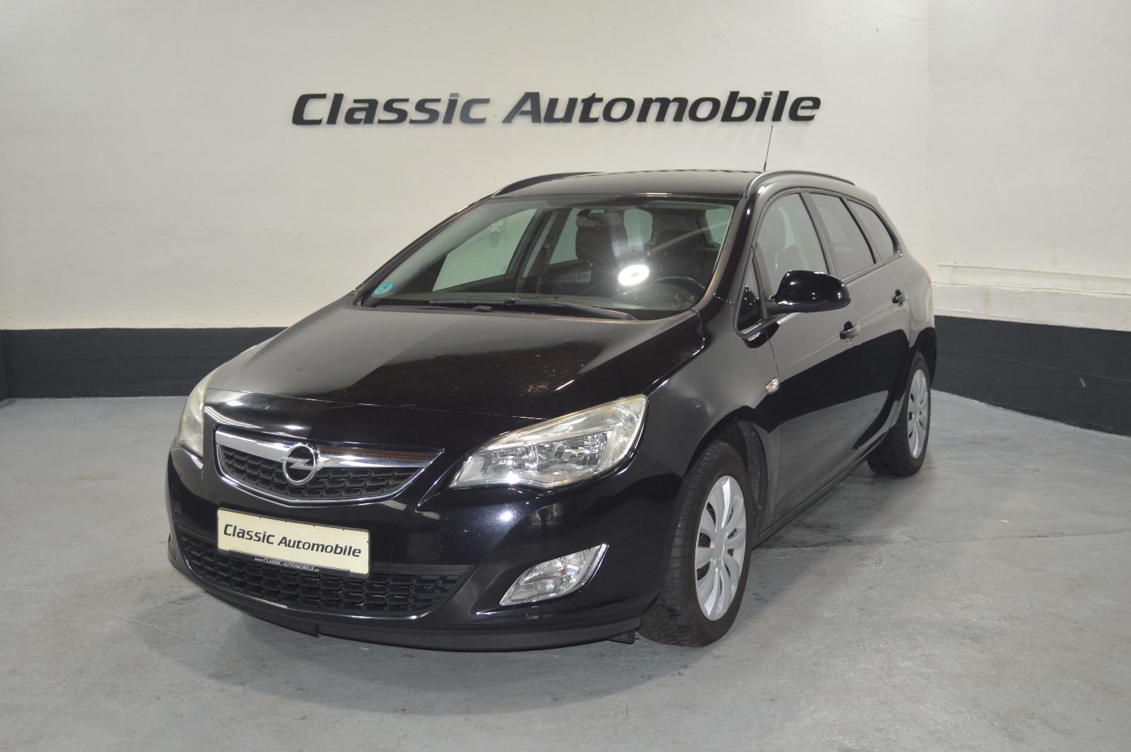 Opel Astra 2011 — photo 12
