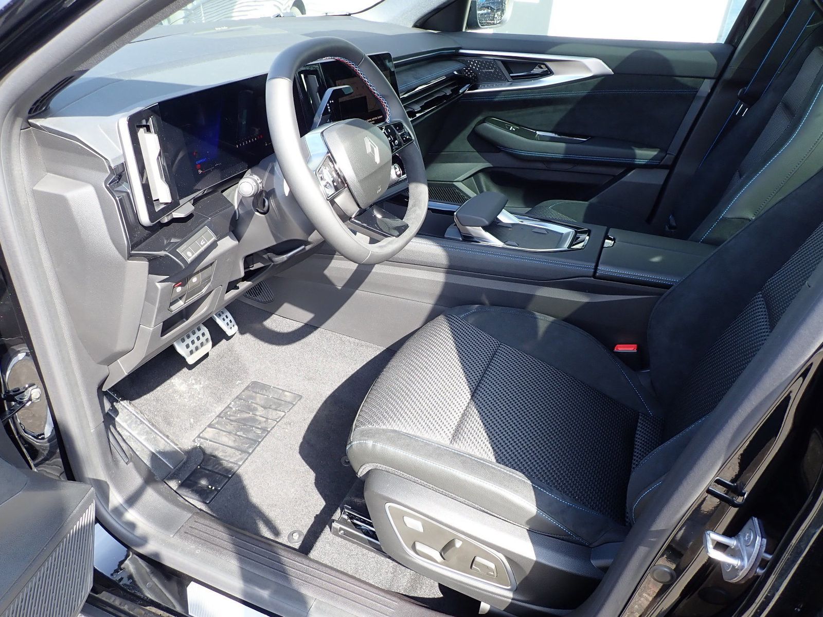 Fahrzeugabbildung Renault Austral Iconic Esprit Alpine Mild Hybrid 160 AT