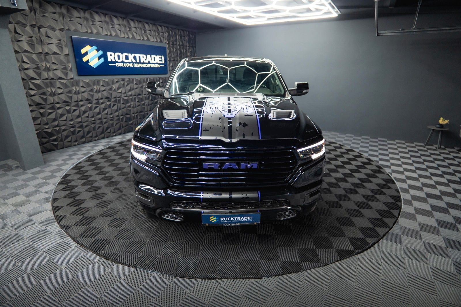 Fahrzeugabbildung Dodge RAM 5.7 V8 HEMI 4x4 LIMITED NightOffroad LONGBED