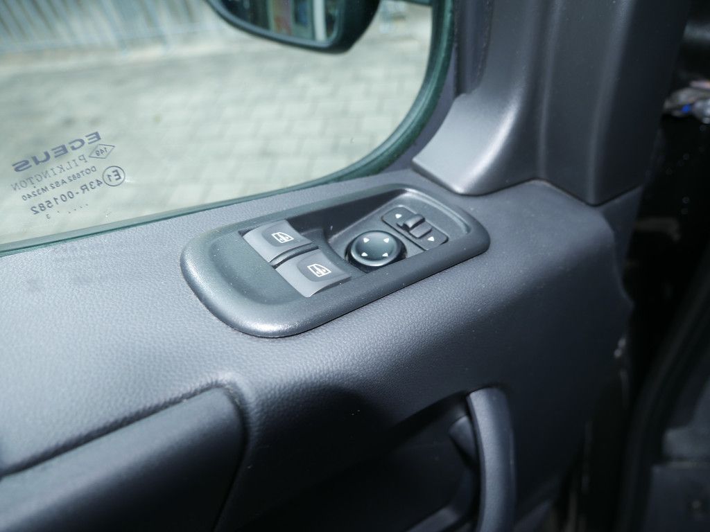 Fahrzeugabbildung Renault Master Kasten FWD Komfort L2H2 3,5t Automatik