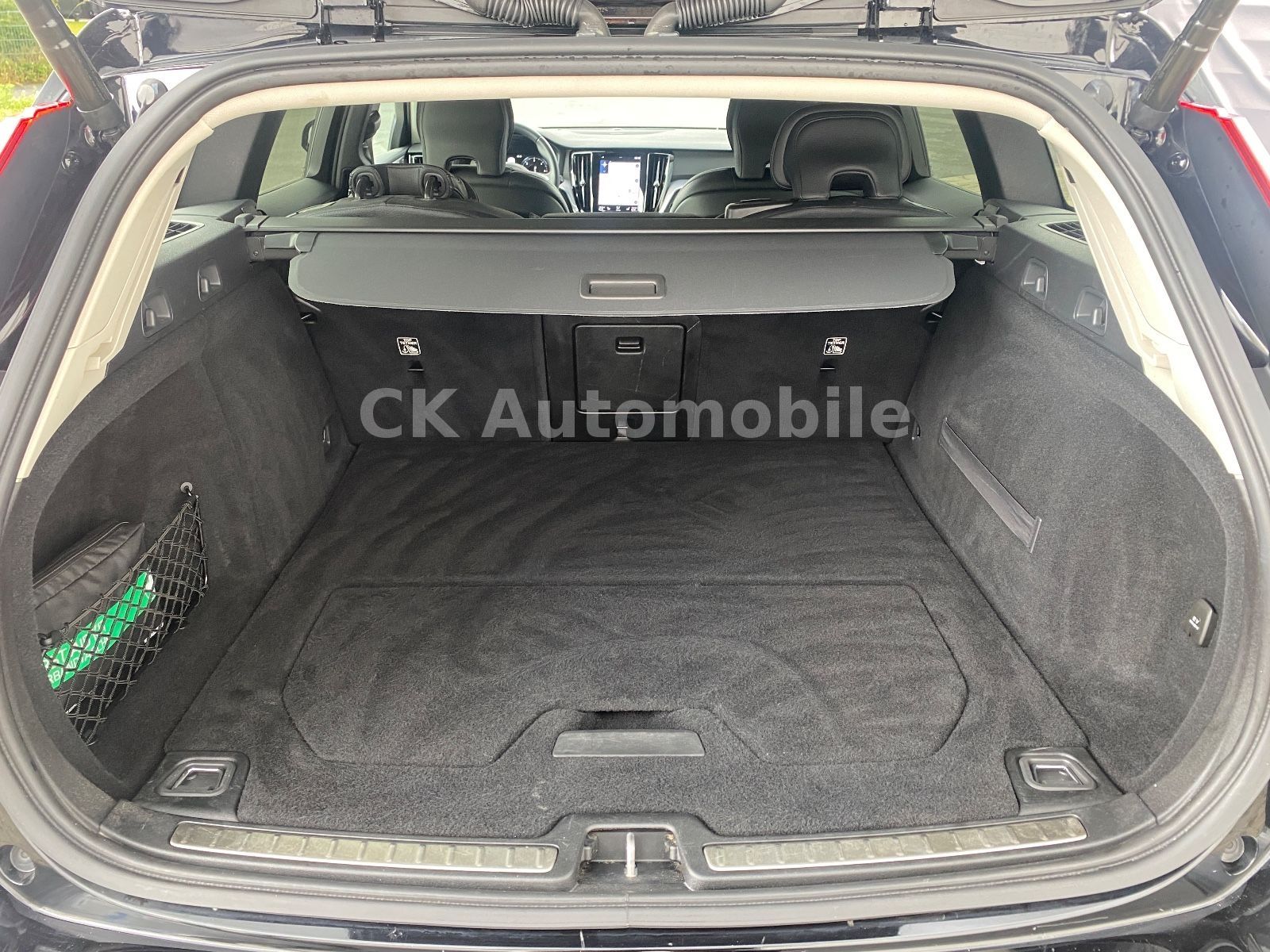Fahrzeugabbildung Volvo V60 D4 CrossCountry Pro AWD/Navi/BLIS/Kamera/LED