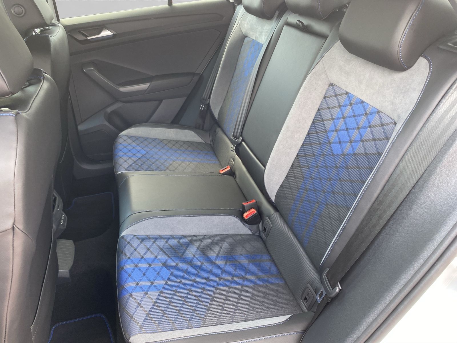 Volkswagen T-Roc - Bild 15