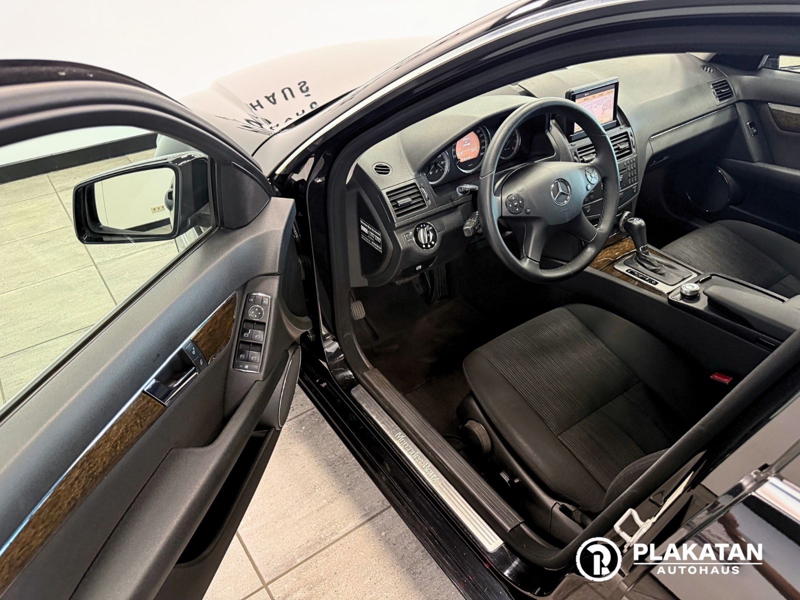 Fahrzeugabbildung Mercedes-Benz C 200 Kompressor Navi, Parksensoren, Service Neu