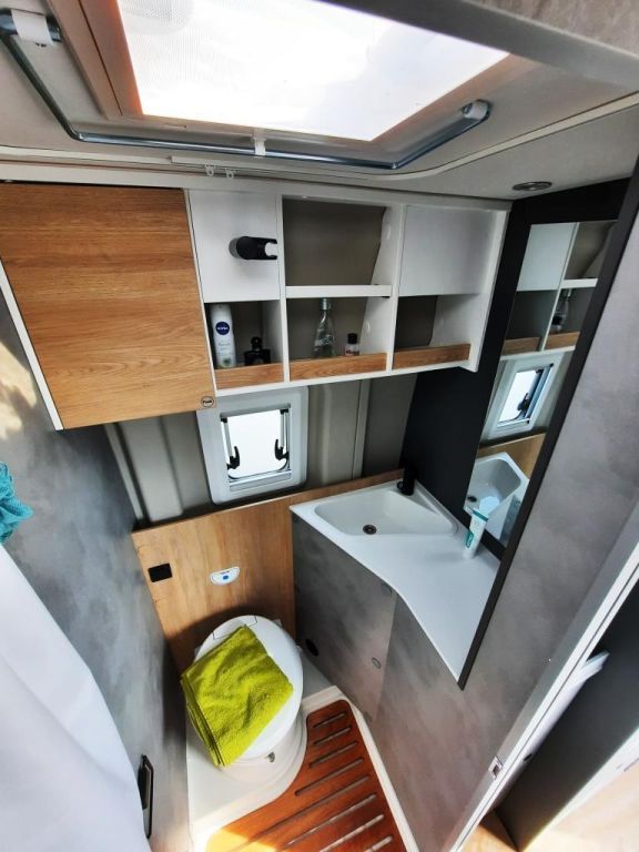 Fahrzeug Übersicht 17 Fahrzeugabbildung Crosscamp ADVTR 6.4 EF Verfüg./Sparen Sie 1.299,- €