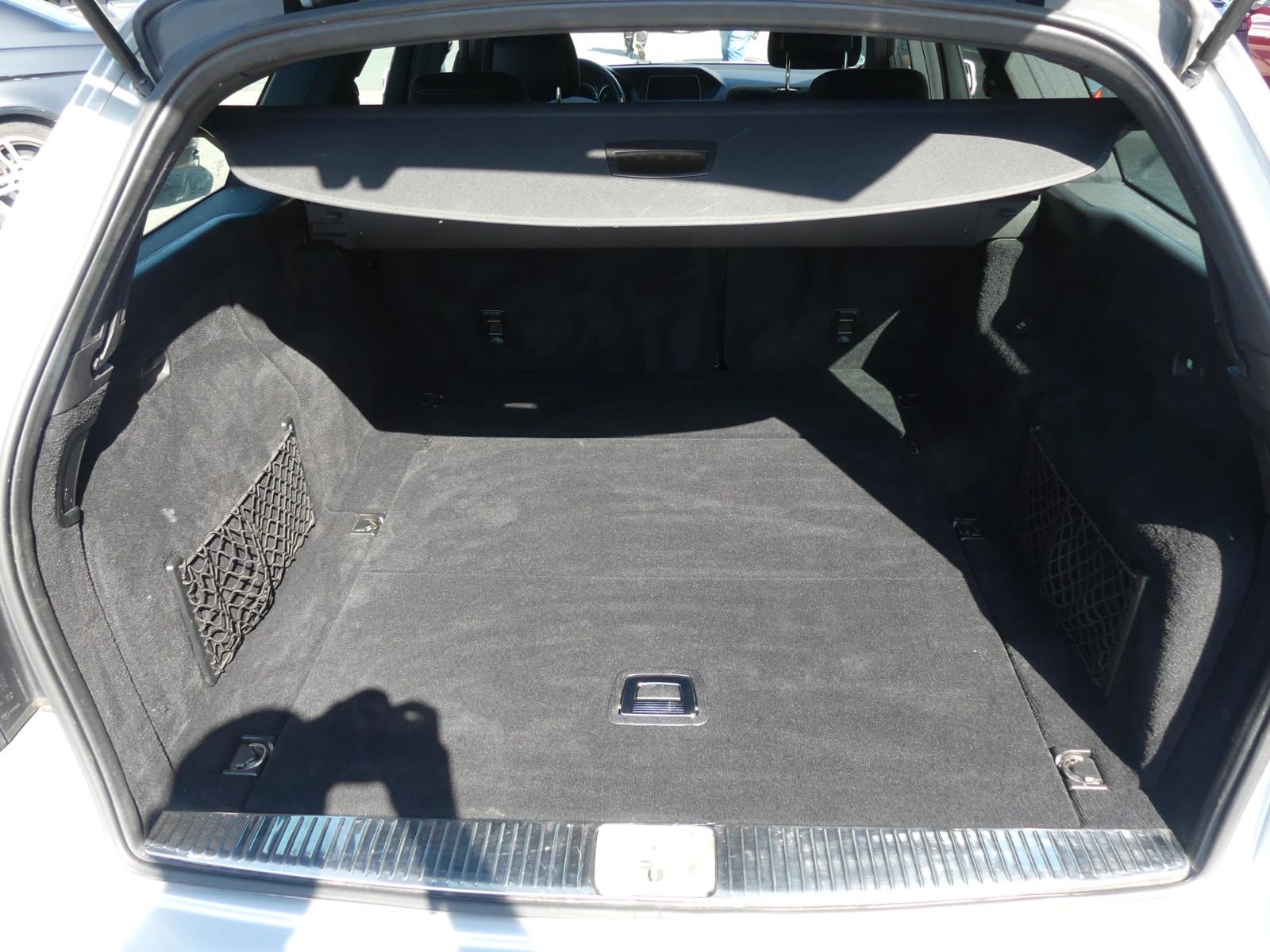 Mercedes-Benz E 220  T-Modell BlueEfficiency Automatik