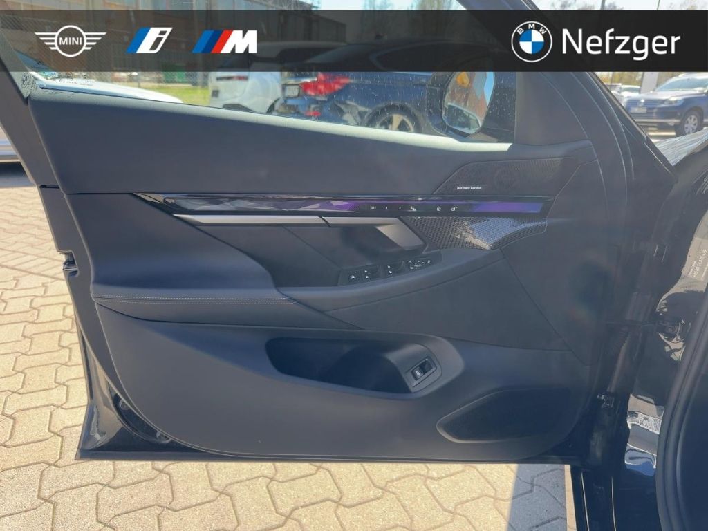 BMW i5 xDrive40 Limousine M Sport Park-Assistent HUD foto 17