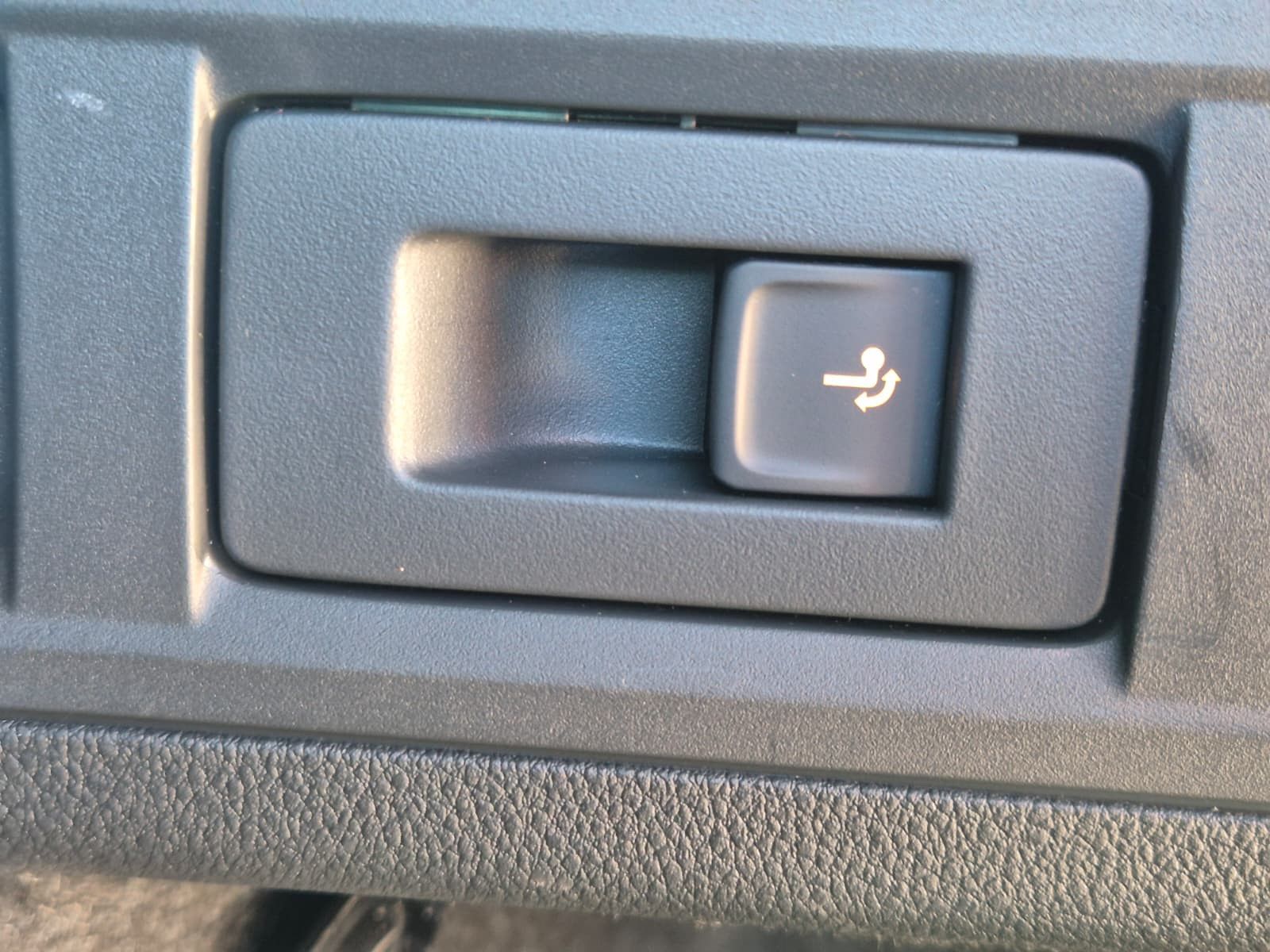 Fahrzeugabbildung SKODA Octavia 1.5 DSG Sportline PANO*MATRIX*AHK*5J.GAR