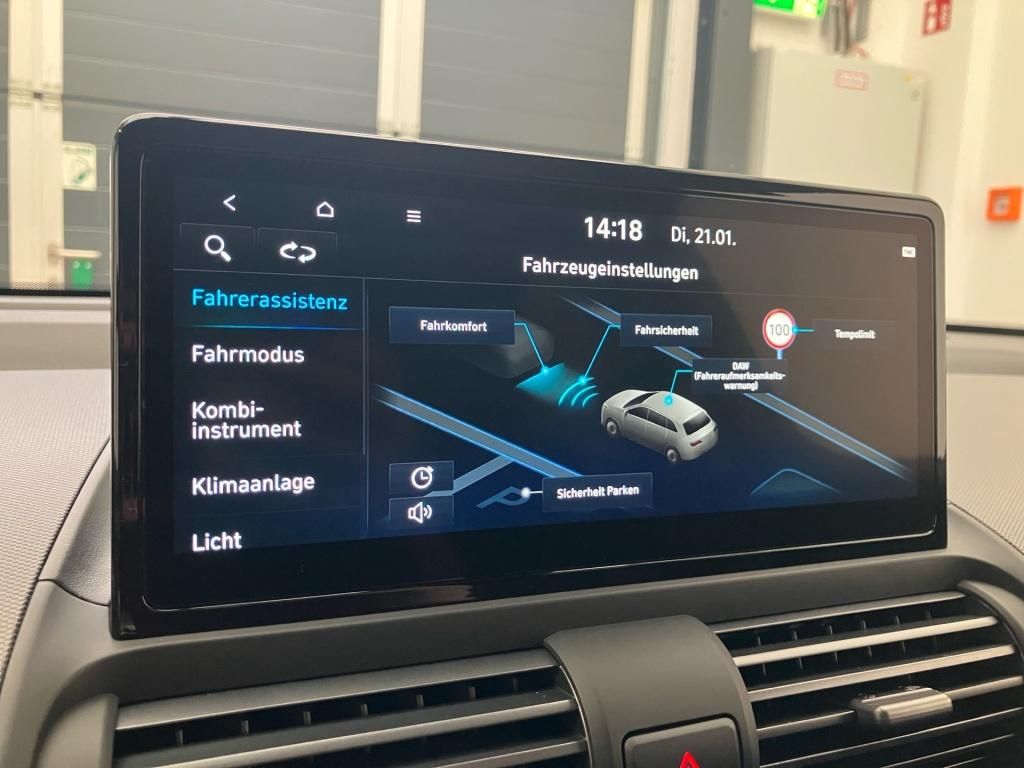 Fahrzeugabbildung Hyundai INSTER EV 42 kWh Trend KlimaA Navi SpurH KAM