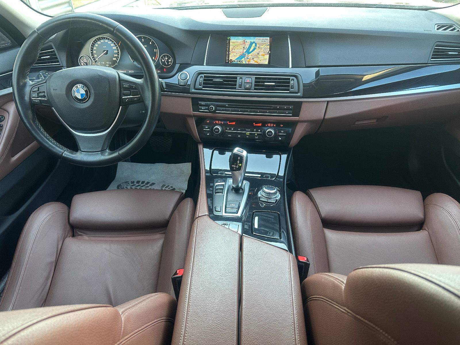 Fahrzeugabbildung BMW 520 d TOURING*HEAD-UP+LEDER-BRAUN*