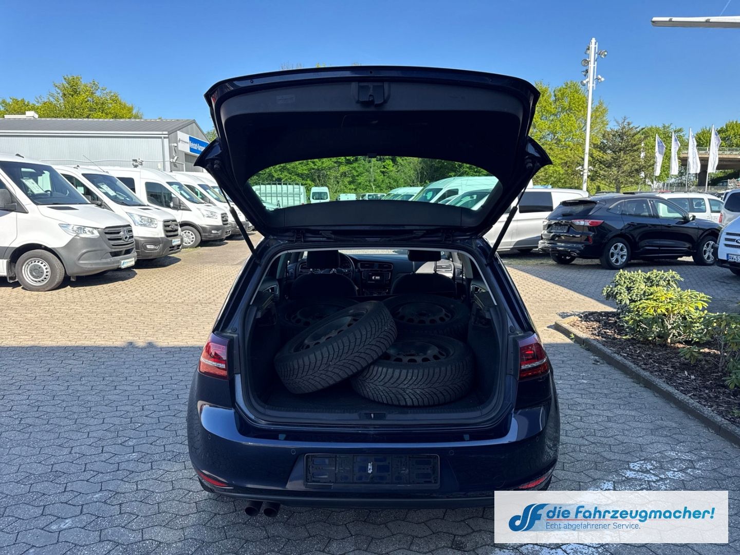 Fahrzeugabbildung Volkswagen Golf VII Allstar BMT Navi Bi-Xenon *EXPORT