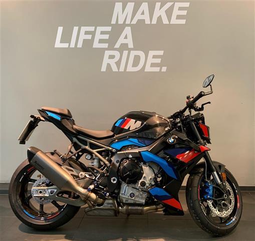 BMW M 1000 R