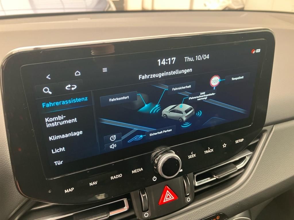 Fahrzeugabbildung Hyundai i30 1,5 T-GDi N-LINE 7-DCT Pano 2xKlima Navi