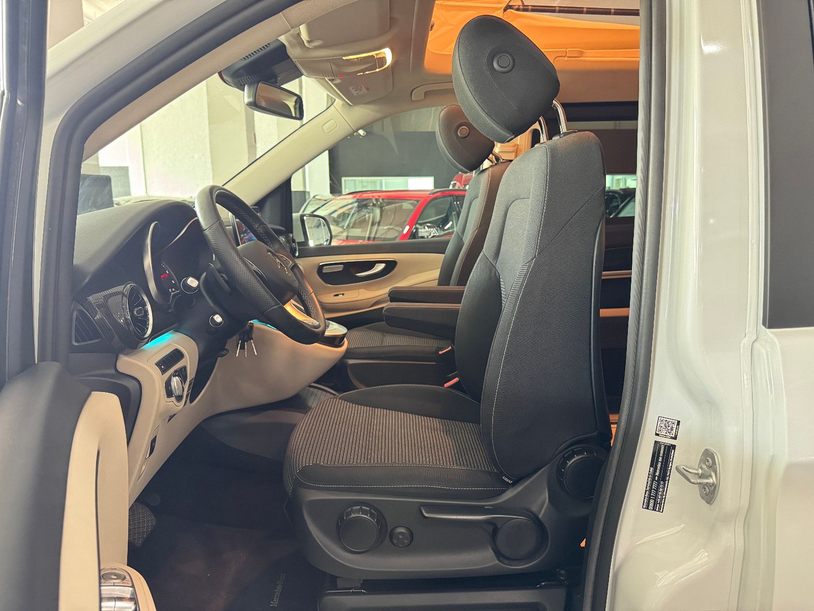 Fahrzeugabbildung Mercedes-Benz V 220 d 9GT MARCO POLO SPORTPAKET AHK LED MBUX+