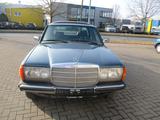 Mercedes-Benz 230E - Mercedes-Benz 230