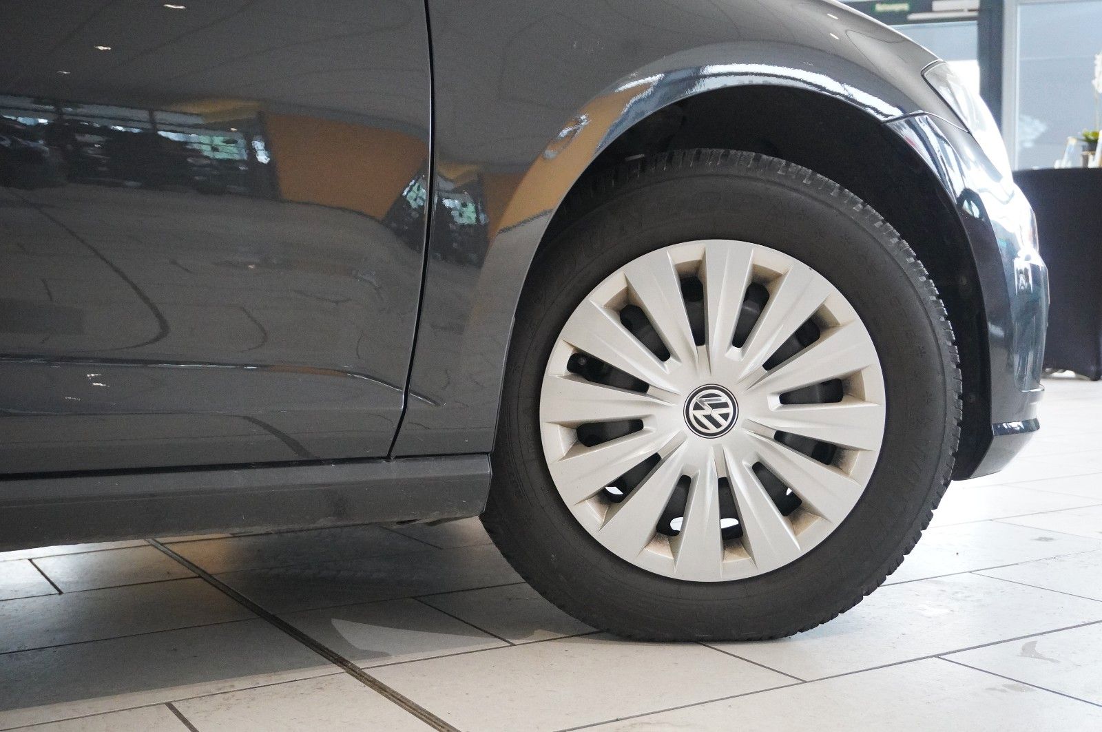 Fahrzeugabbildung Volkswagen Golf VII Lim. 1.0 TSI TRENDLINE NAVI/SHZ/PDC
