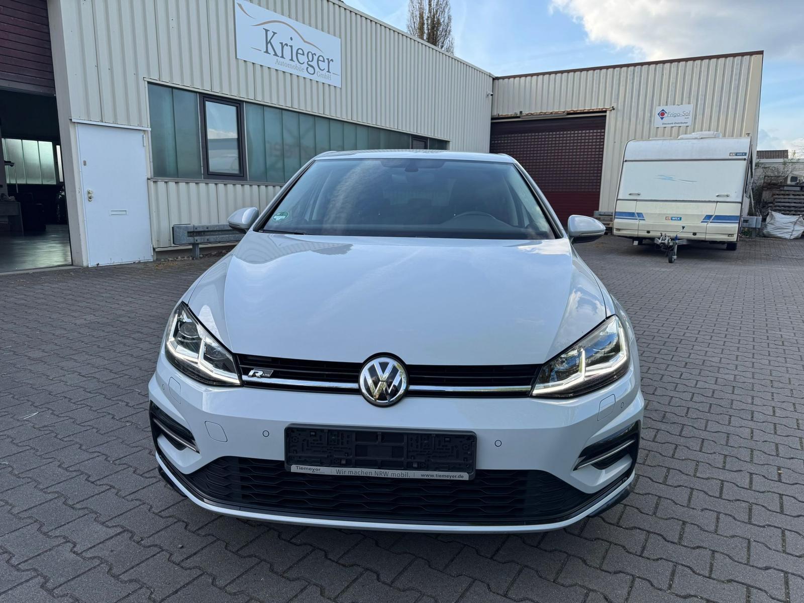 Volkswagen Golf VII Highline*R-Line*Carplay*ACC*Virtual*LED