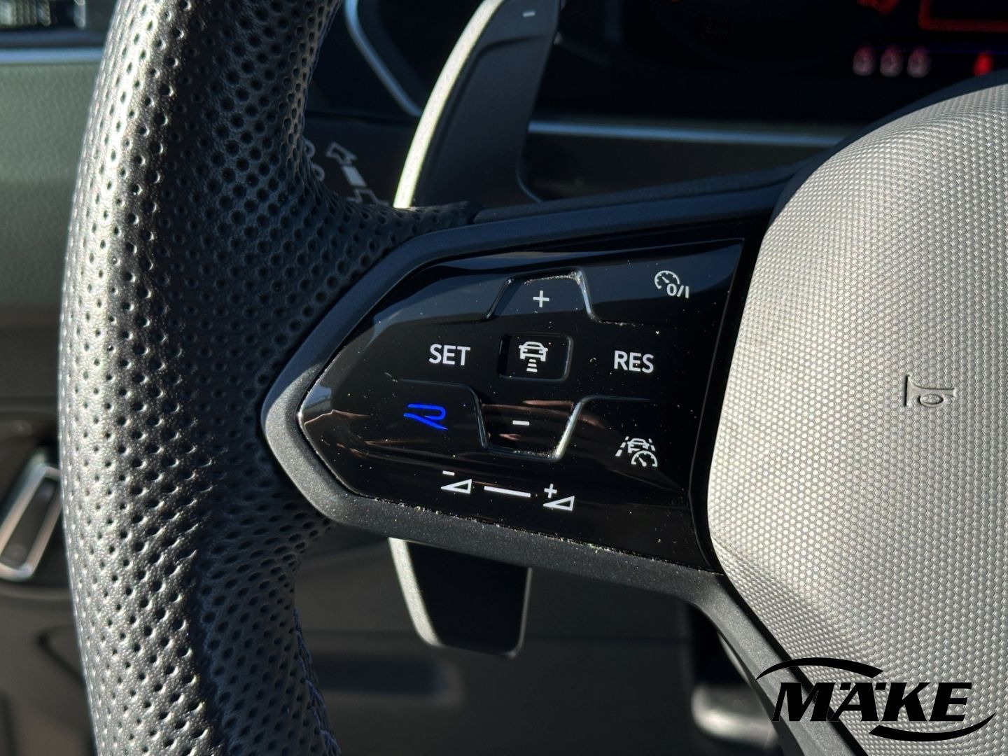 Tiguan R Black Style 2.0TSI DSG 4M DCC NAVI H&K 