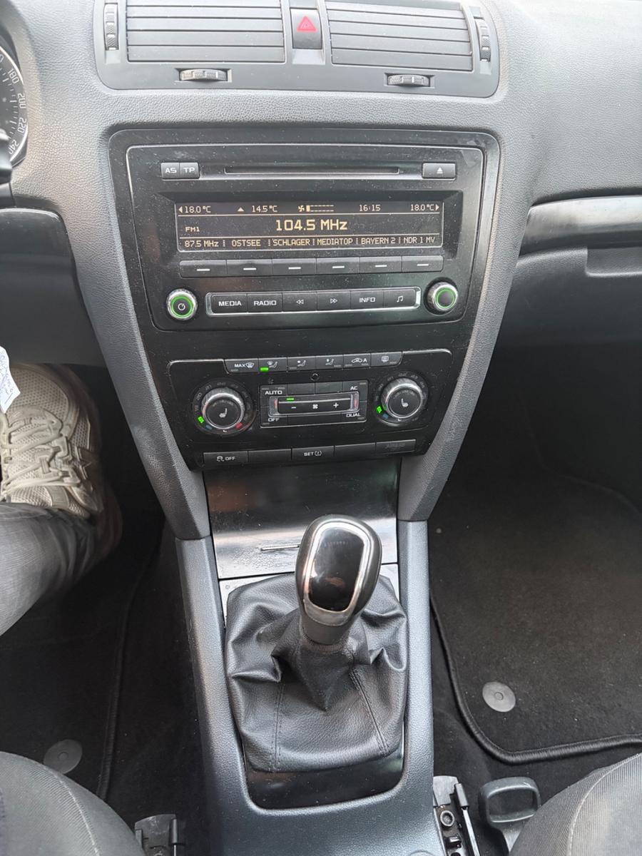 Skoda Octavia 2012 — photo 16