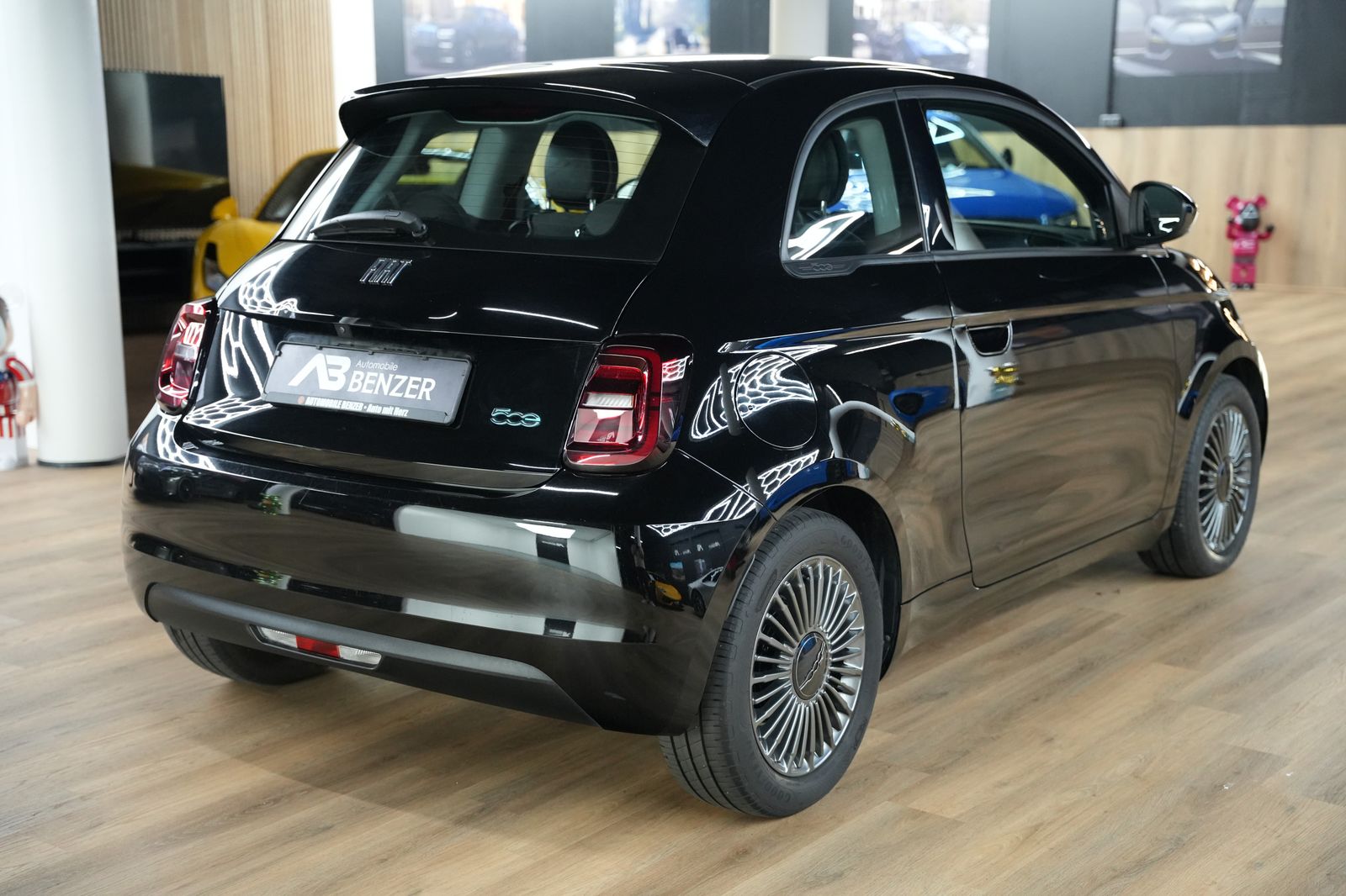 Fahrzeugabbildung Fiat 500 Icon 42 Kwh *KeylessEntry*Navi*LED*Kamera