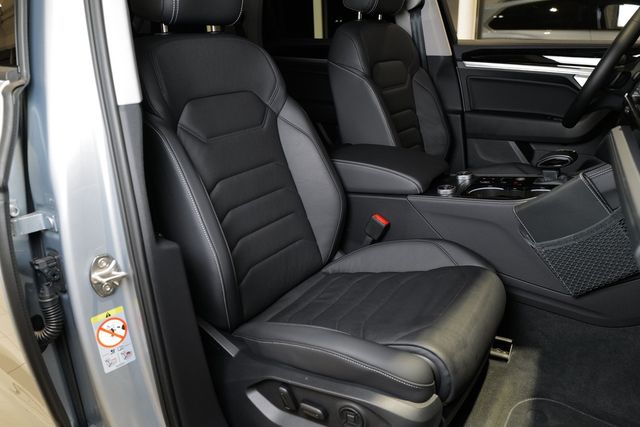 Volkswagen Touareg 3.0TDI 4Motion AHK StdHz Luft Keyless  L