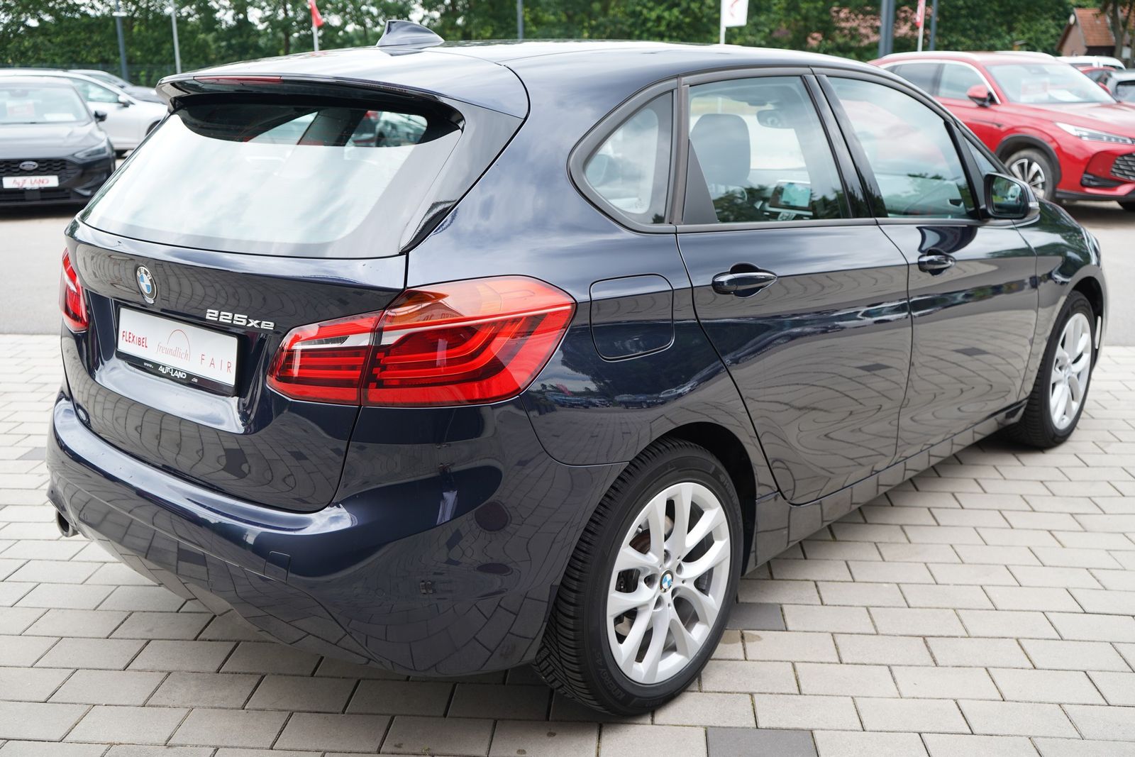 BMW 225 xe LED el. Heckklappe Notbremsassistent foto 6