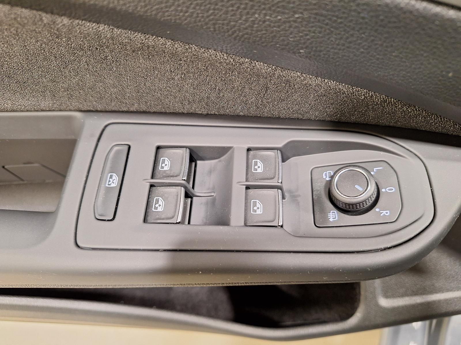 Volkswagen Golf Variant 1.5 eTSI DSG Life ACC LED Winter, миниатюра 20
