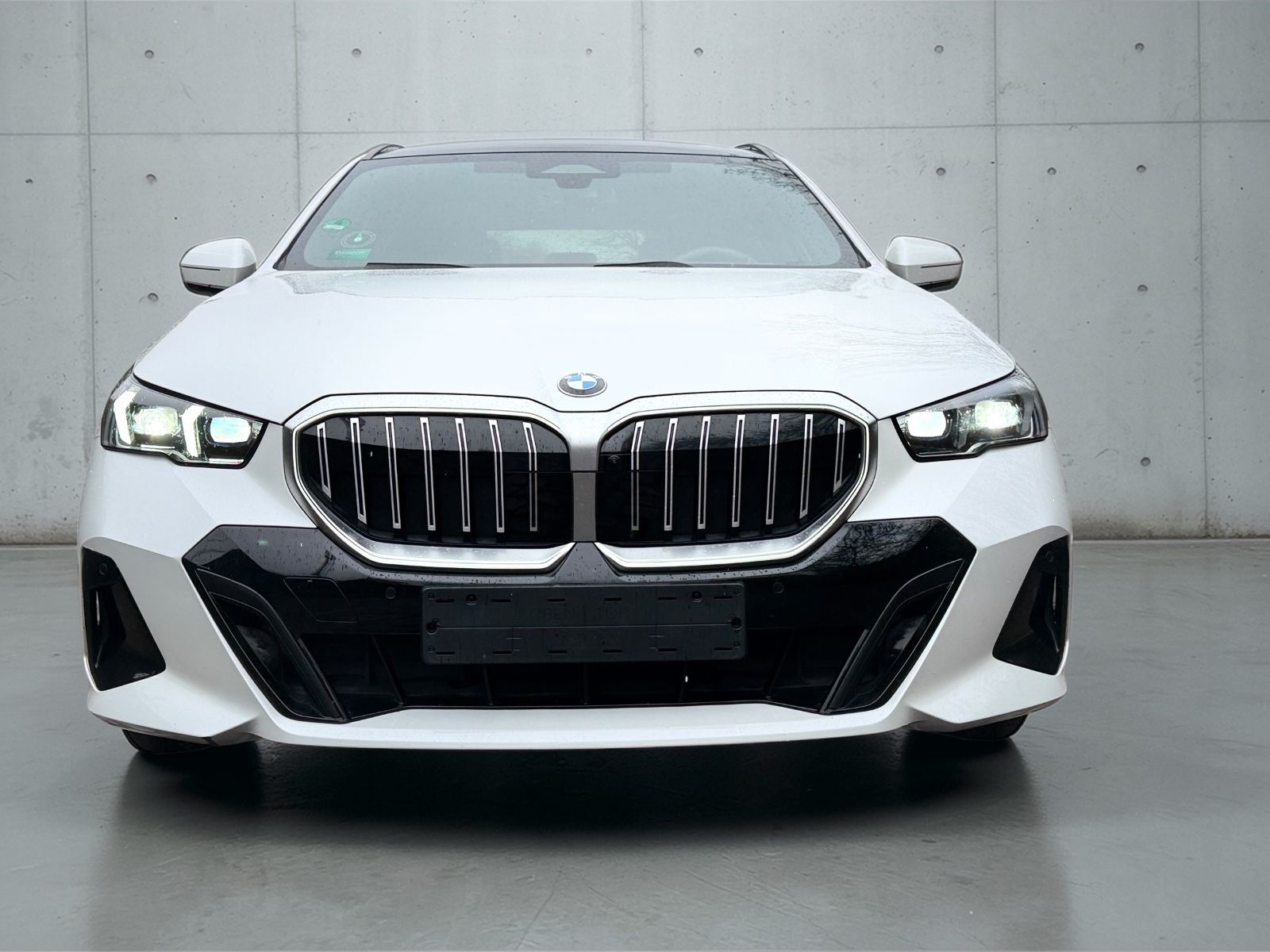 BMW 520 5 Touring 520 d xDrive M Sport PANO LED imagem 2