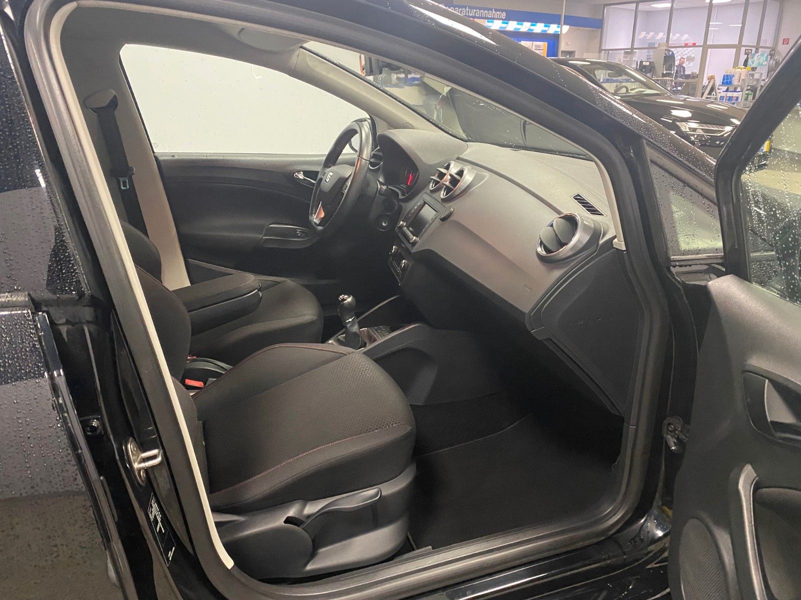 Fahrzeugabbildung SEAT Ibiza 1.0 TSI FR+NAVI+ALLWETTER+SITZHEIZUNG+FR++