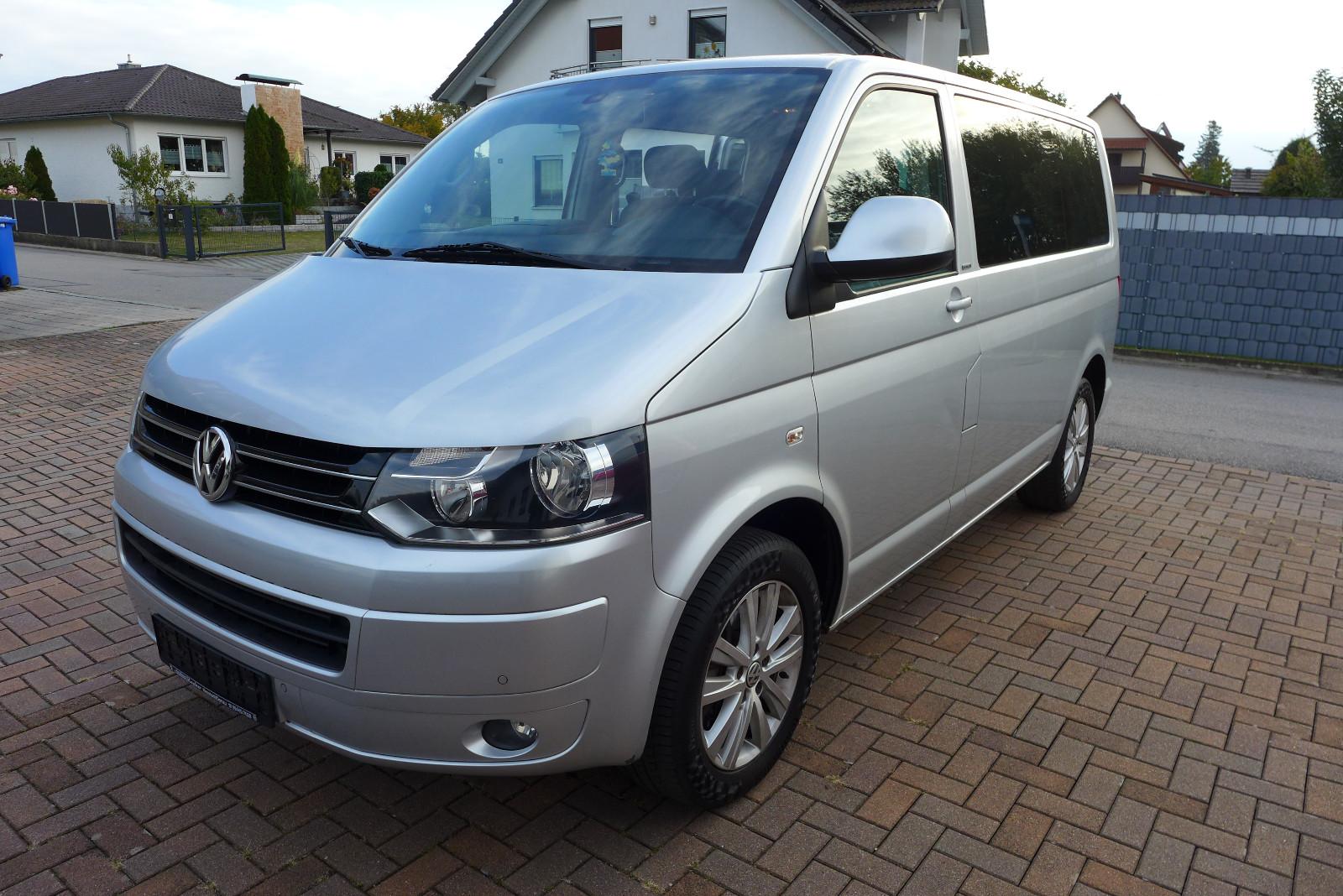 Volkswagen T5 Multivan 2.0 BiTDI Match | 179 ch | BVM | 7 places | Table | Chauffage stationnaire | Sièges chauffants | Attelage amovible